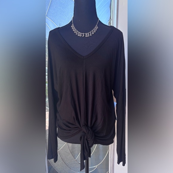 Karen Kane Tops - COPY - Karen Kane NWT Black V-Neck Tie-Front Women's long sleeve Top